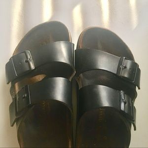 • BLACK ARIZONA BIRKENSTOCKS •